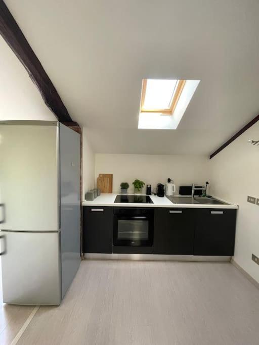 Centro Storico-Mansarda Verde Con Terrazzino E A/C Asti Ngoại thất bức ảnh
